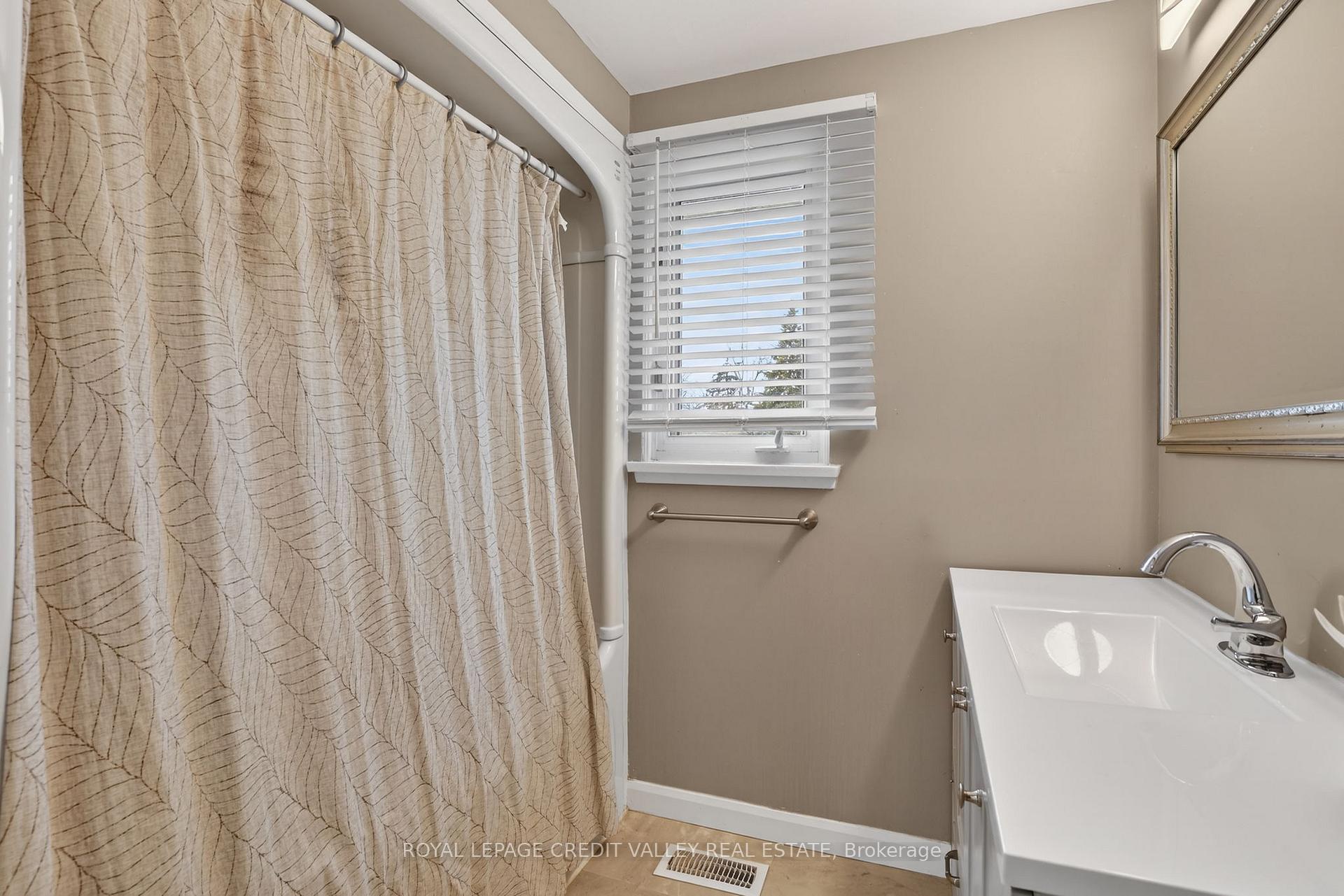 Photo 28 of 41 Staveley Crescent, Brampton, Brampton East — HOMEH