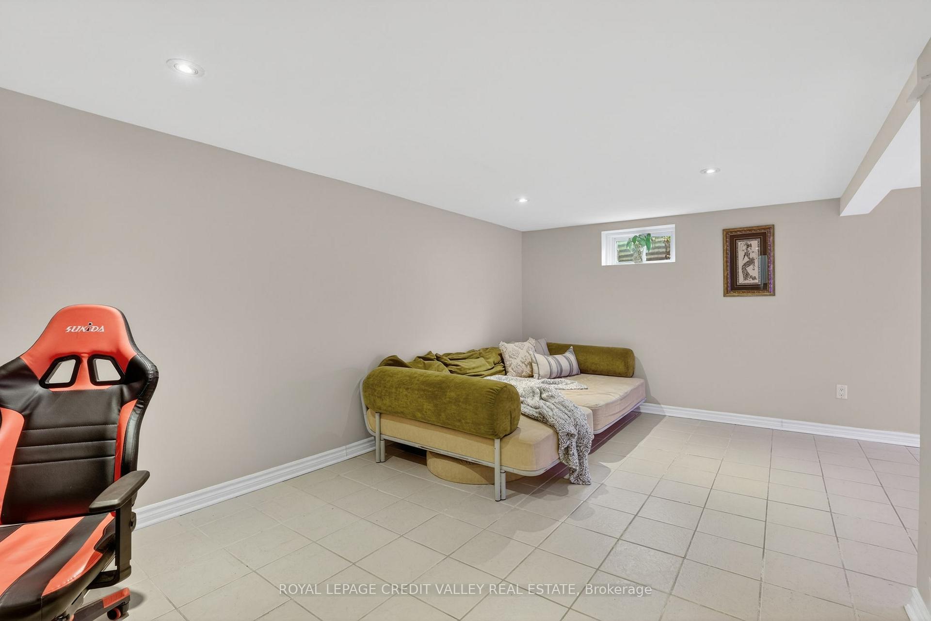 Photo 35 of 41 Staveley Crescent, Brampton, Brampton East — HOMEH