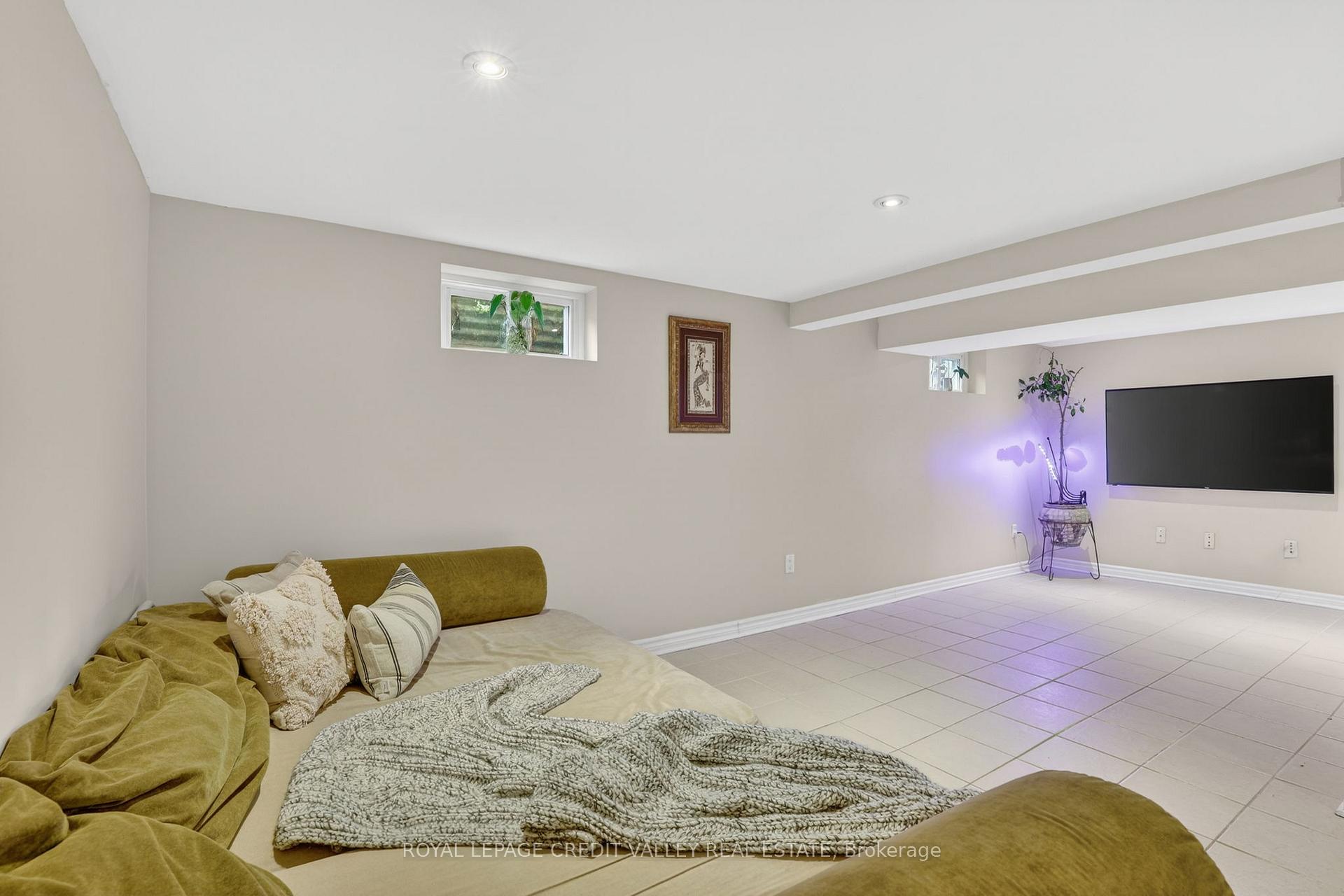 Photo 36 of 41 Staveley Crescent, Brampton, Brampton East — HOMEH