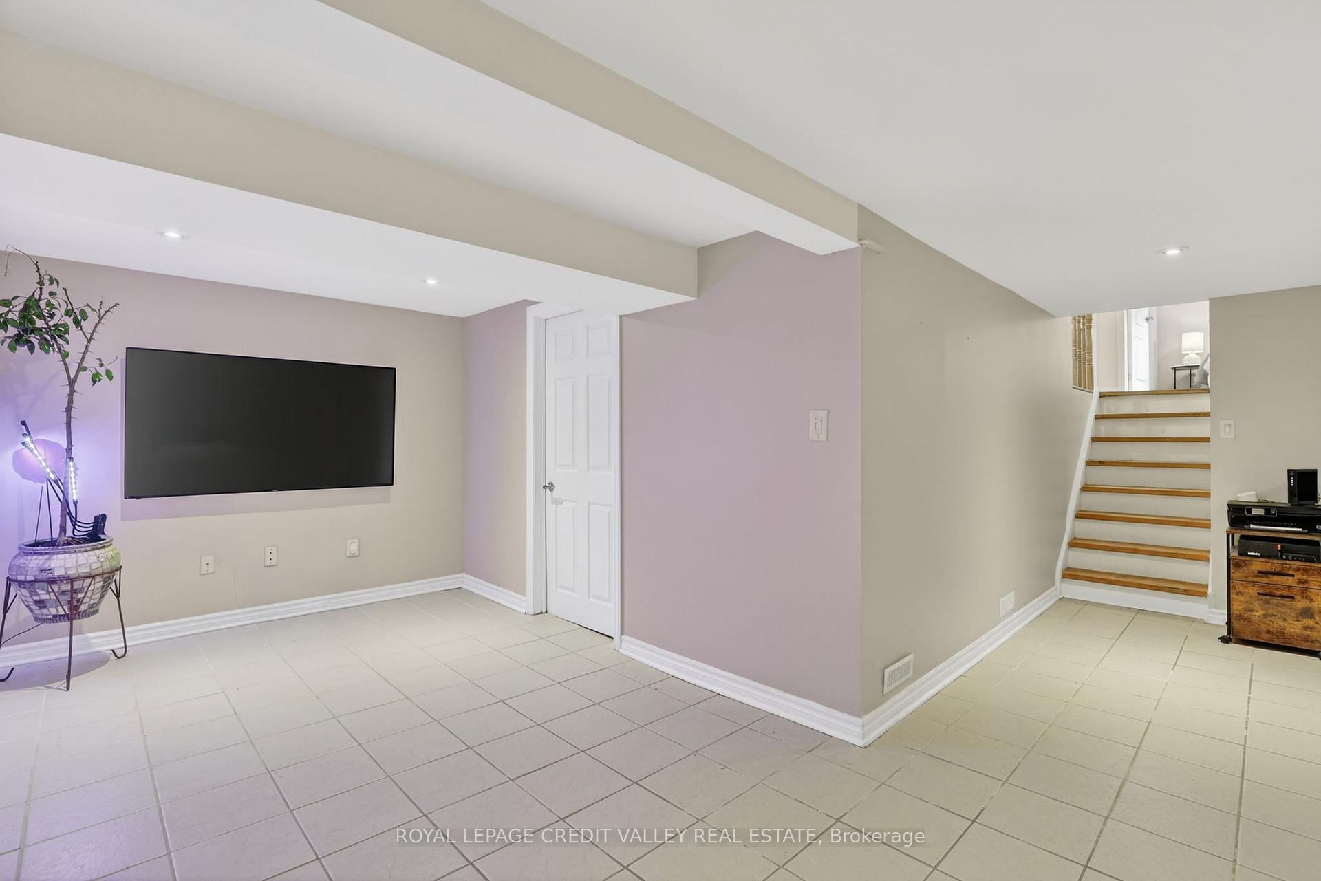 Photo 37 of 41 Staveley Crescent, Brampton, Brampton East — HOMEH