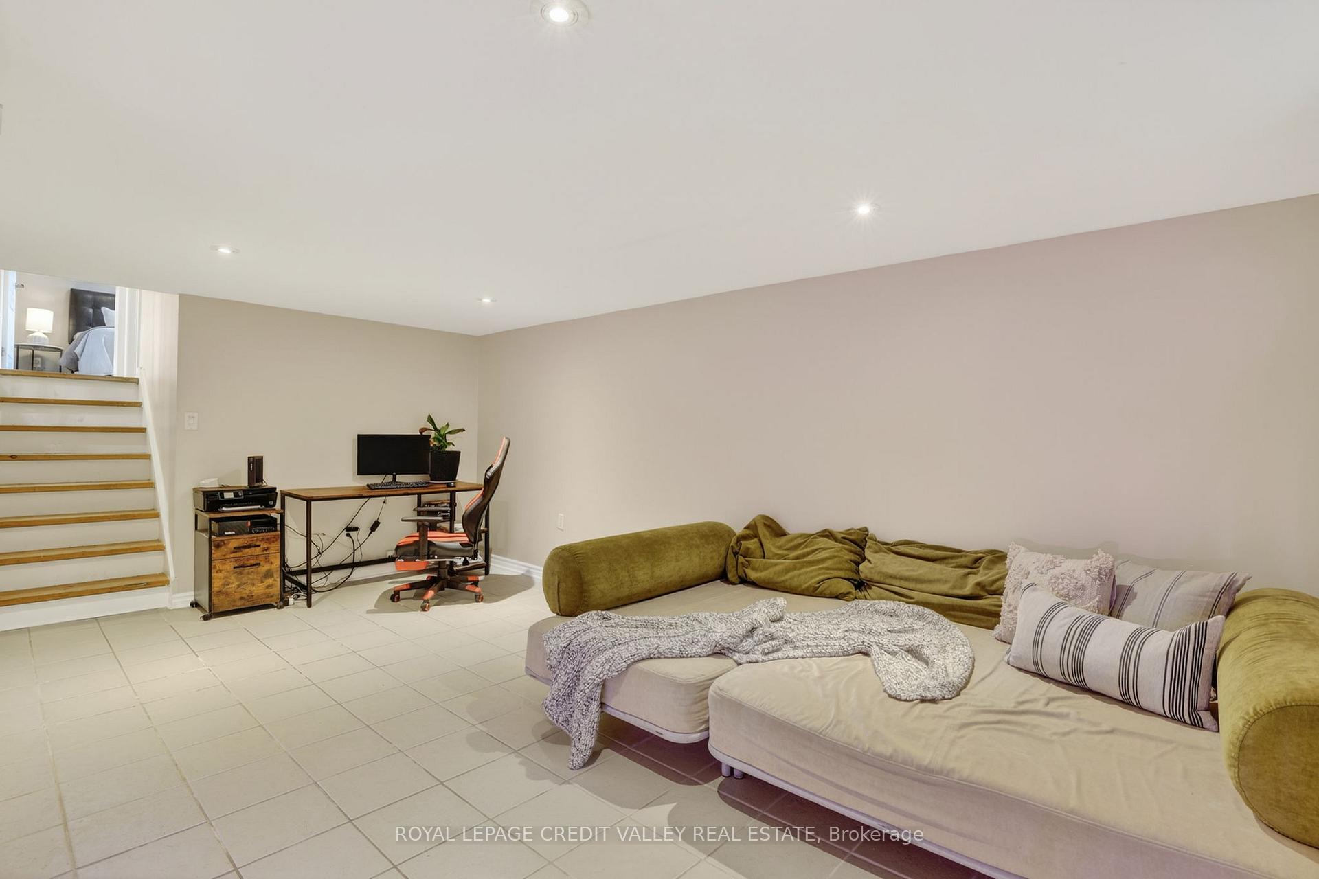 Photo 39 of 41 Staveley Crescent, Brampton, Brampton East — HOMEH