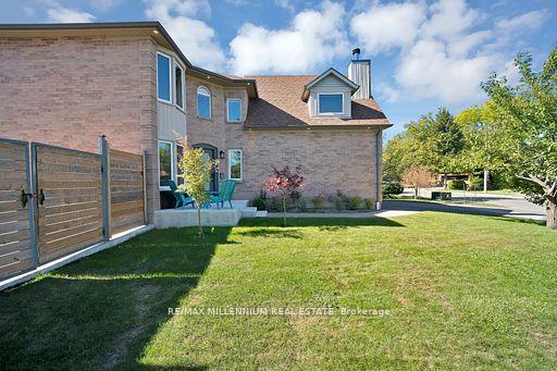Photo 2 of 4165 Credit Pointe Drive, Mississauga, East Credit — HOMEH