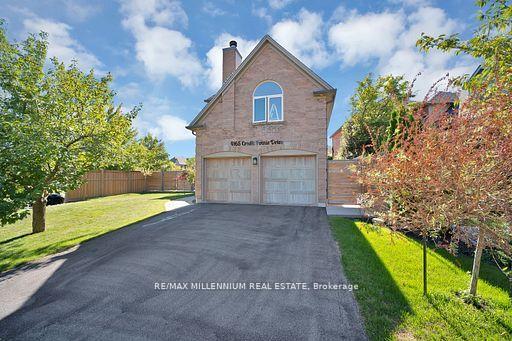 Photo 3 of 4165 Credit Pointe Drive, Mississauga, East Credit — HOMEH
