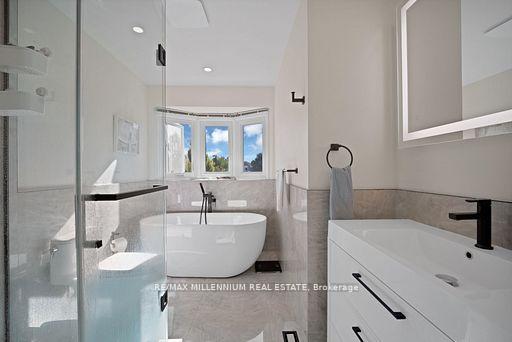Photo 25 of 4165 Credit Pointe Drive, Mississauga, East Credit — HOMEH