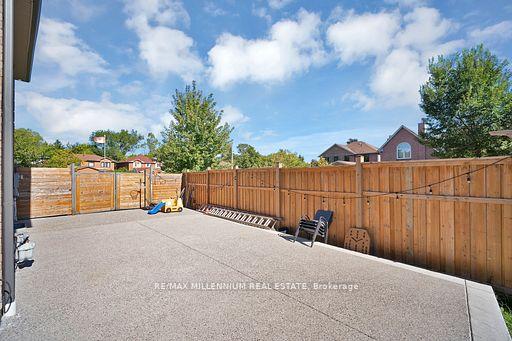 Photo 37 of 4165 Credit Pointe Drive, Mississauga, East Credit — HOMEH