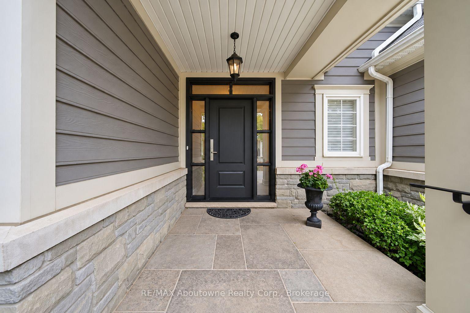 Photo 4 of 710 Hidden Grove Lane, Mississauga, Lorne Park — HOMEH
