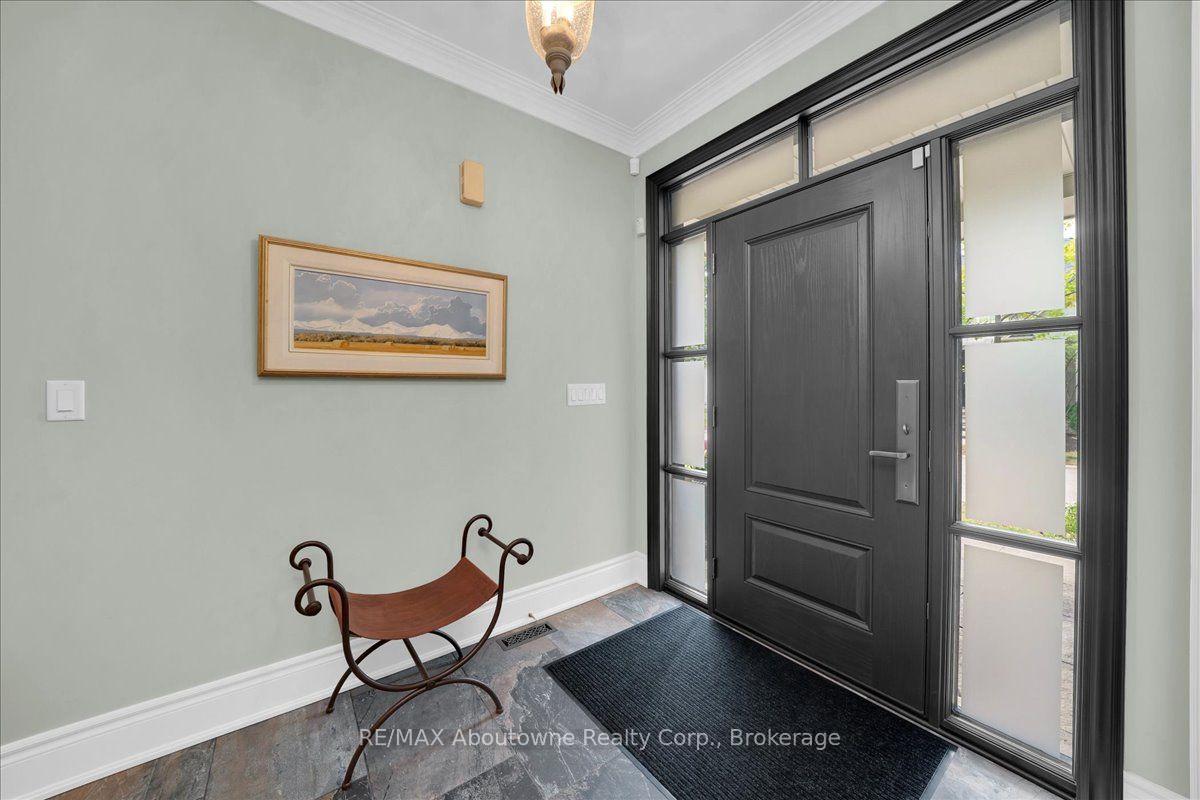 Photo 5 of 710 Hidden Grove Lane, Mississauga, Lorne Park — HOMEH