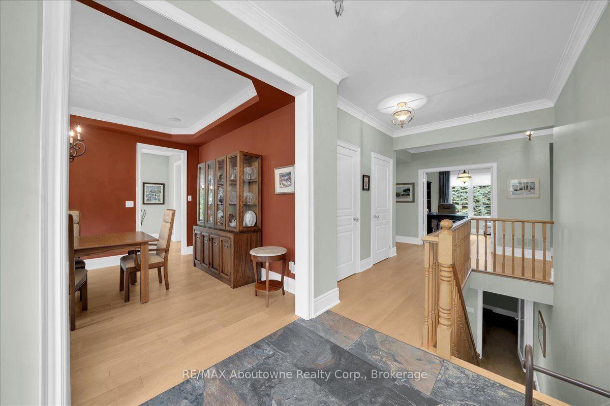 Photo 6 of 710 Hidden Grove Lane, Mississauga, Lorne Park — HOMEH