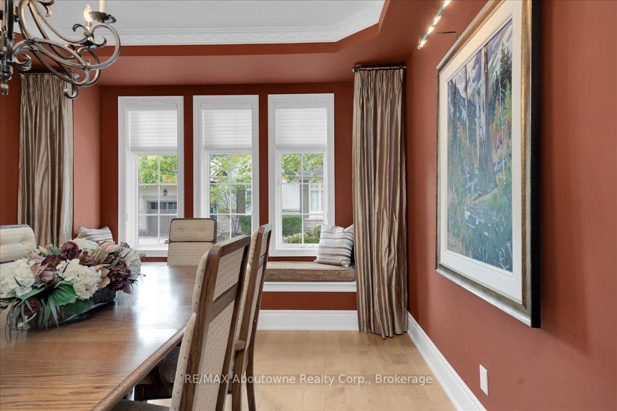 Photo 8 of 710 Hidden Grove Lane, Mississauga, Lorne Park — HOMEH