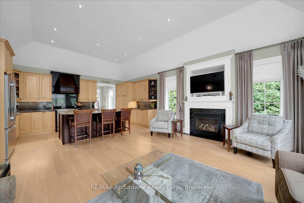 Photo 17 of 710 Hidden Grove Lane, Mississauga, Lorne Park — HOMEH