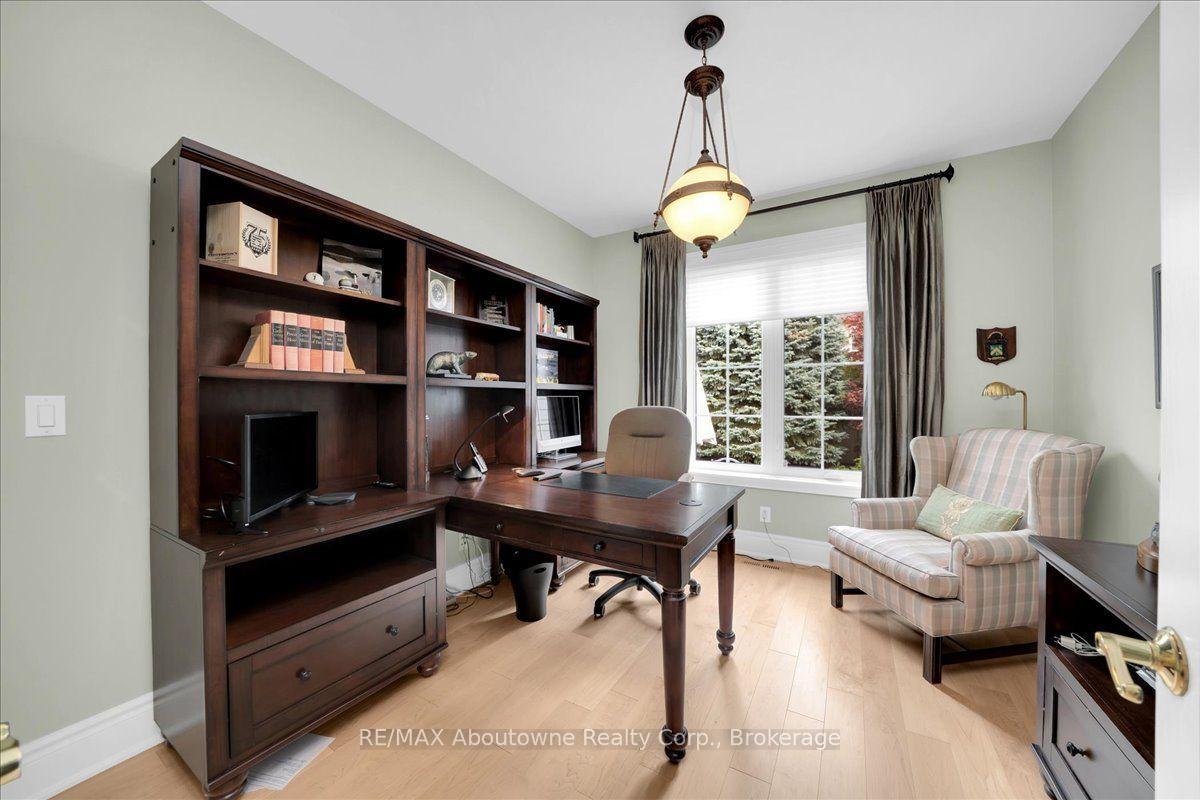 Photo 21 of 710 Hidden Grove Lane, Mississauga, Lorne Park — HOMEH