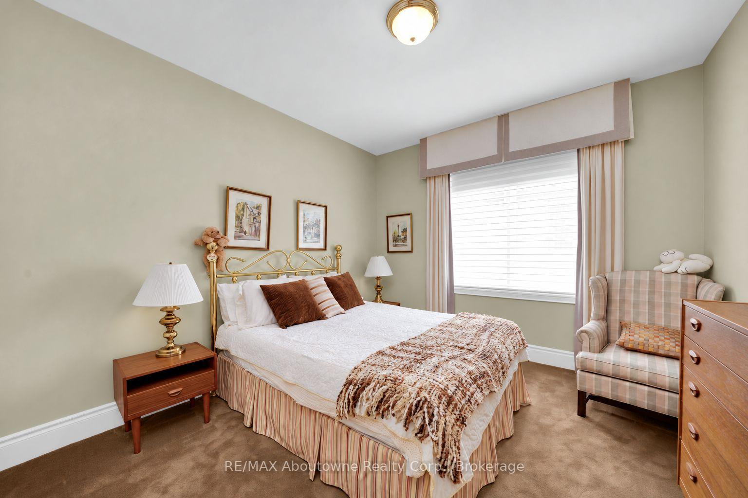 Photo 30 of 710 Hidden Grove Lane, Mississauga, Lorne Park — HOMEH