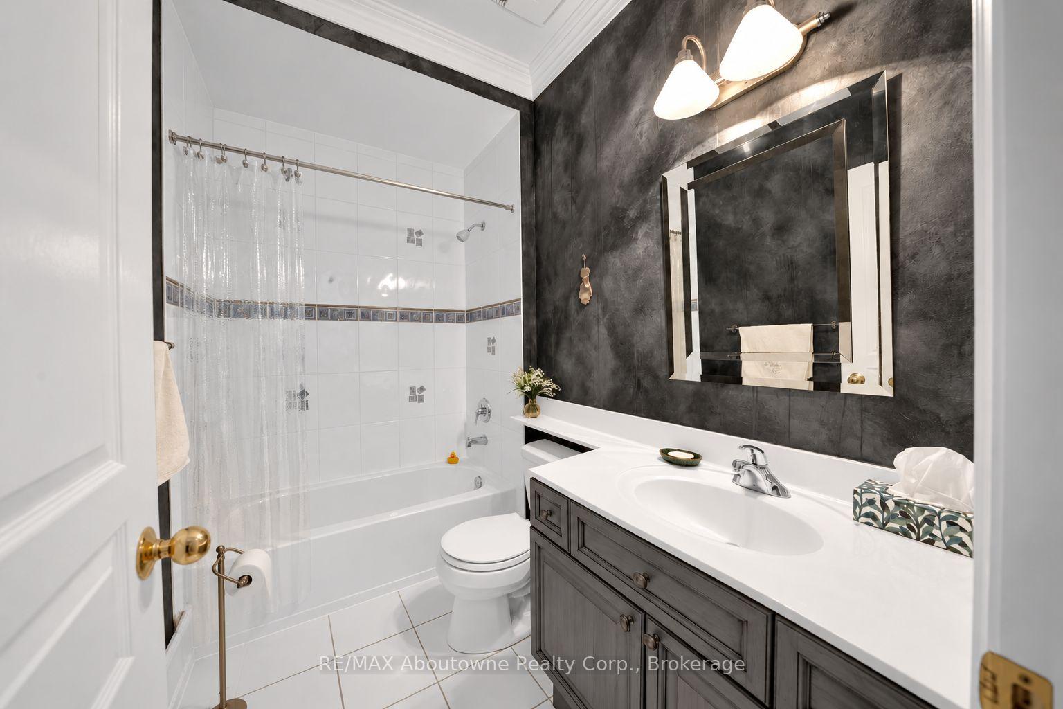Photo 31 of 710 Hidden Grove Lane, Mississauga, Lorne Park — HOMEH