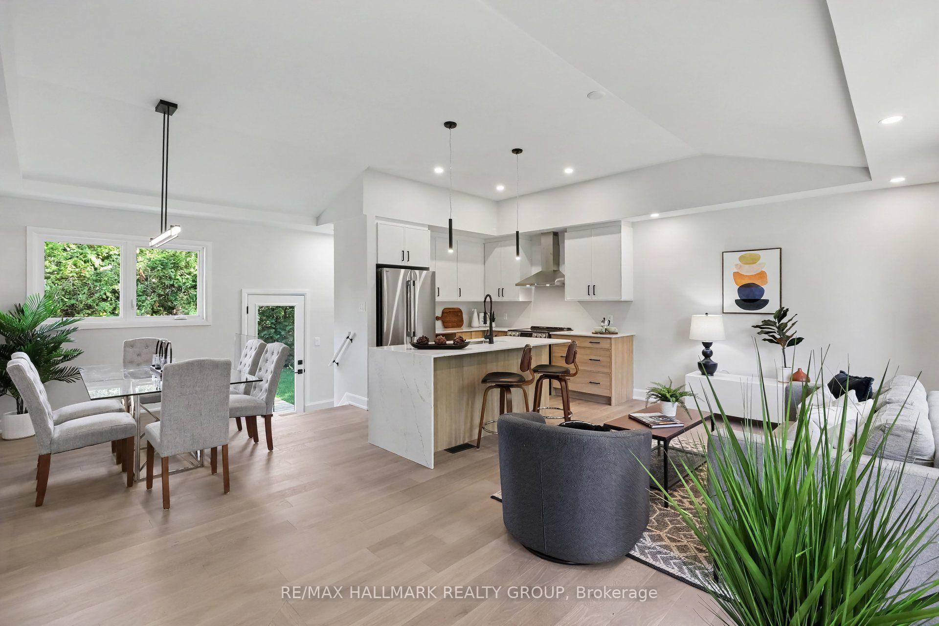 Photo 3 of 7 Attwood Crescent, Ottawa, City View/Skyline/Fisher Heights/Parkwood Hills — HOMEH
