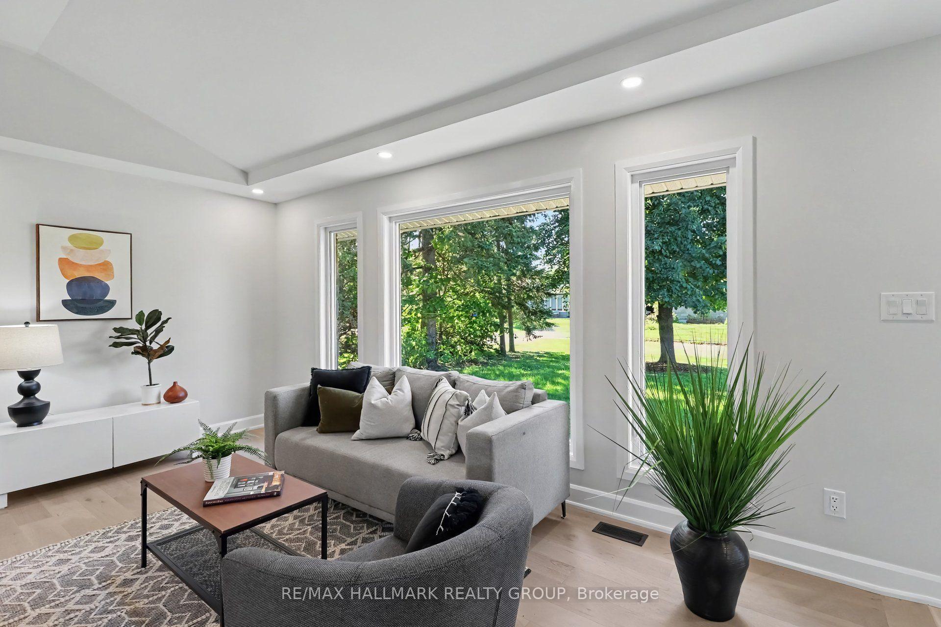 Photo 7 of 7 Attwood Crescent, Ottawa, City View/Skyline/Fisher Heights/Parkwood Hills — HOMEH