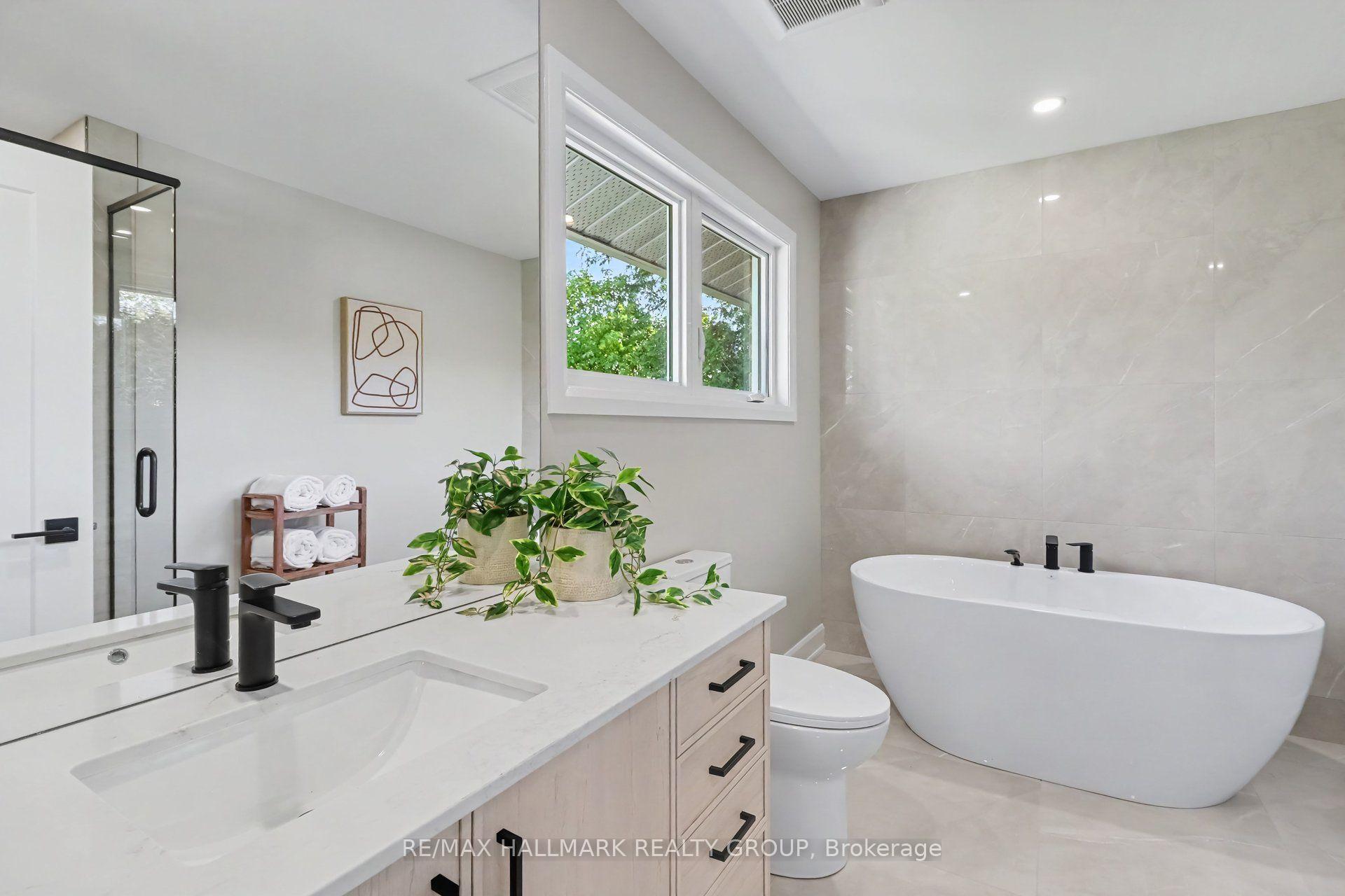 Photo 15 of 7 Attwood Crescent, Ottawa, City View/Skyline/Fisher Heights/Parkwood Hills — HOMEH