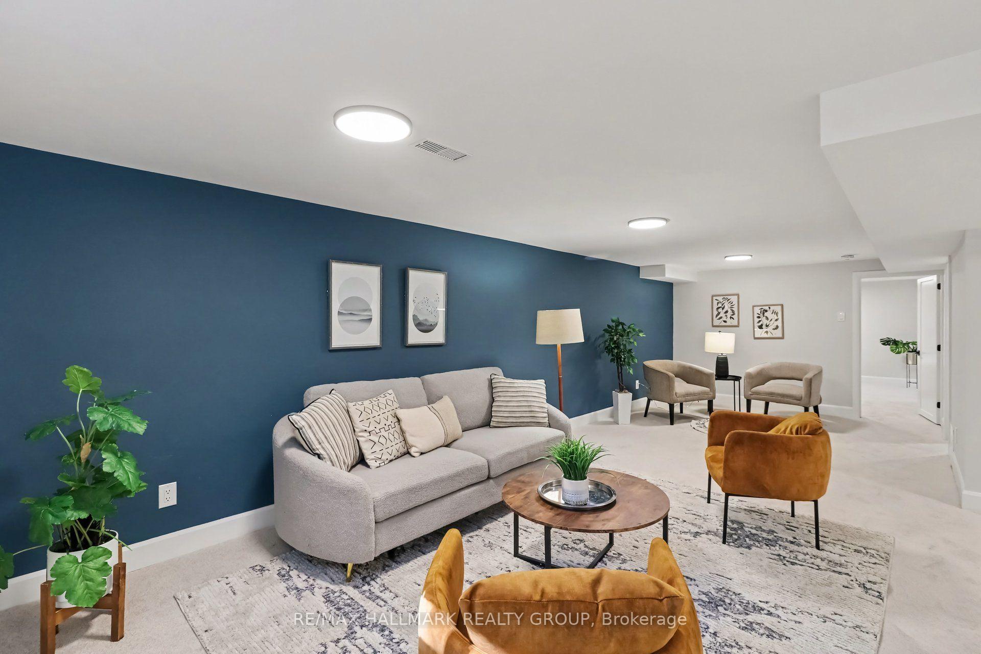Photo 23 of 7 Attwood Crescent, Ottawa, City View/Skyline/Fisher Heights/Parkwood Hills — HOMEH