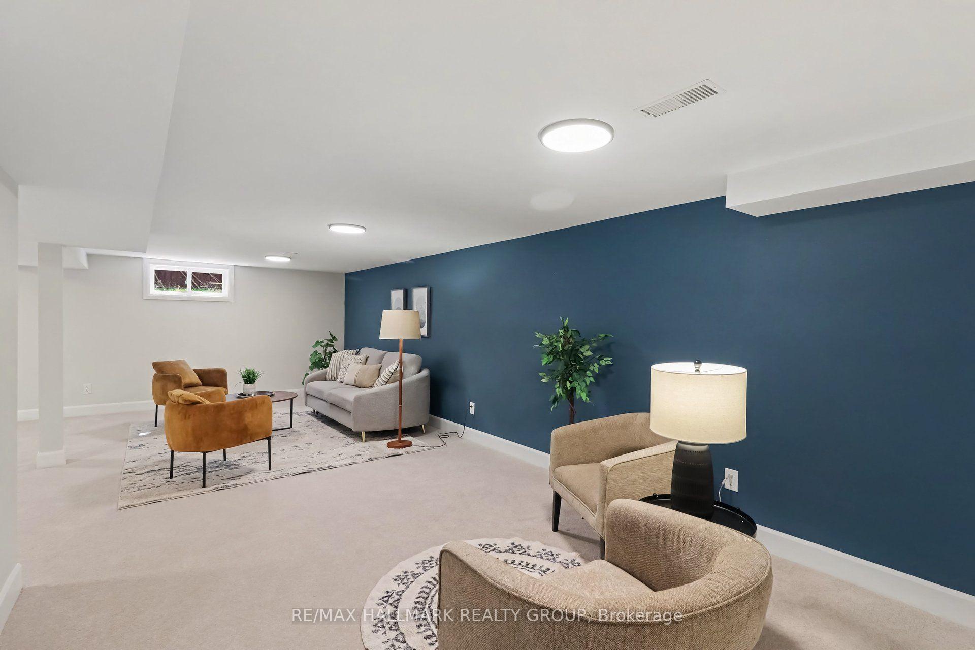 Photo 25 of 7 Attwood Crescent, Ottawa, City View/Skyline/Fisher Heights/Parkwood Hills — HOMEH
