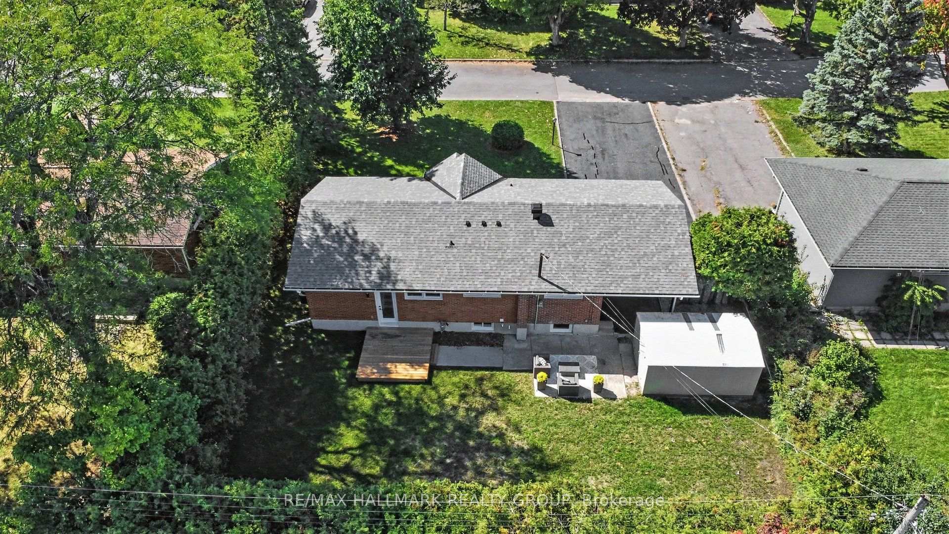 Photo 36 of 7 Attwood Crescent, Ottawa, City View/Skyline/Fisher Heights/Parkwood Hills — HOMEH