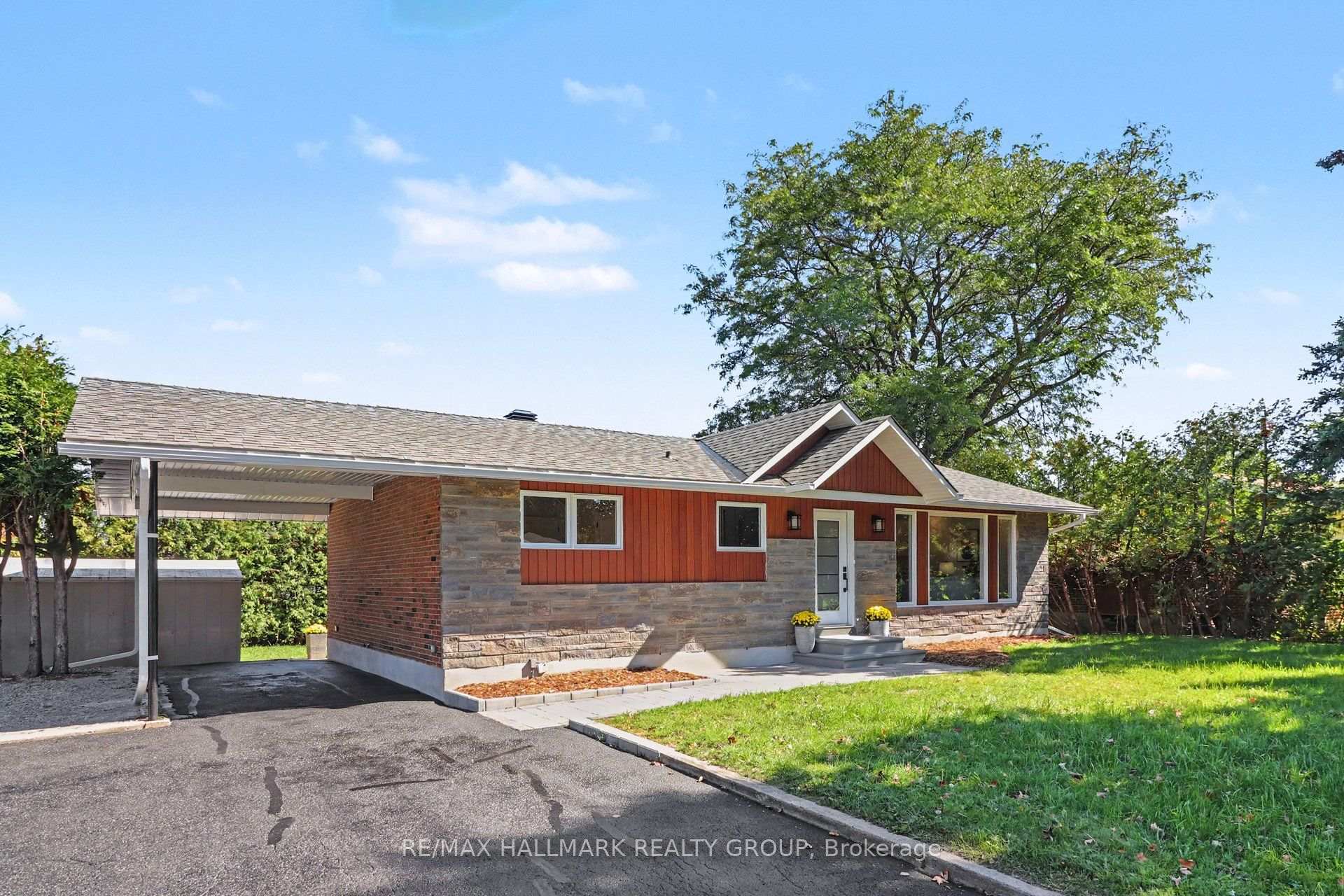 Photo 41 of 7 Attwood Crescent, Ottawa, City View/Skyline/Fisher Heights/Parkwood Hills — HOMEH