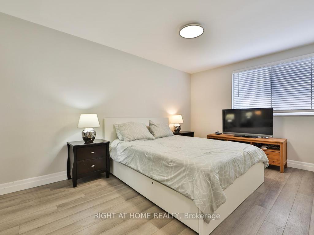 Photo 16 of 3174 Weston Road, North York, Humbermede — HOMEH