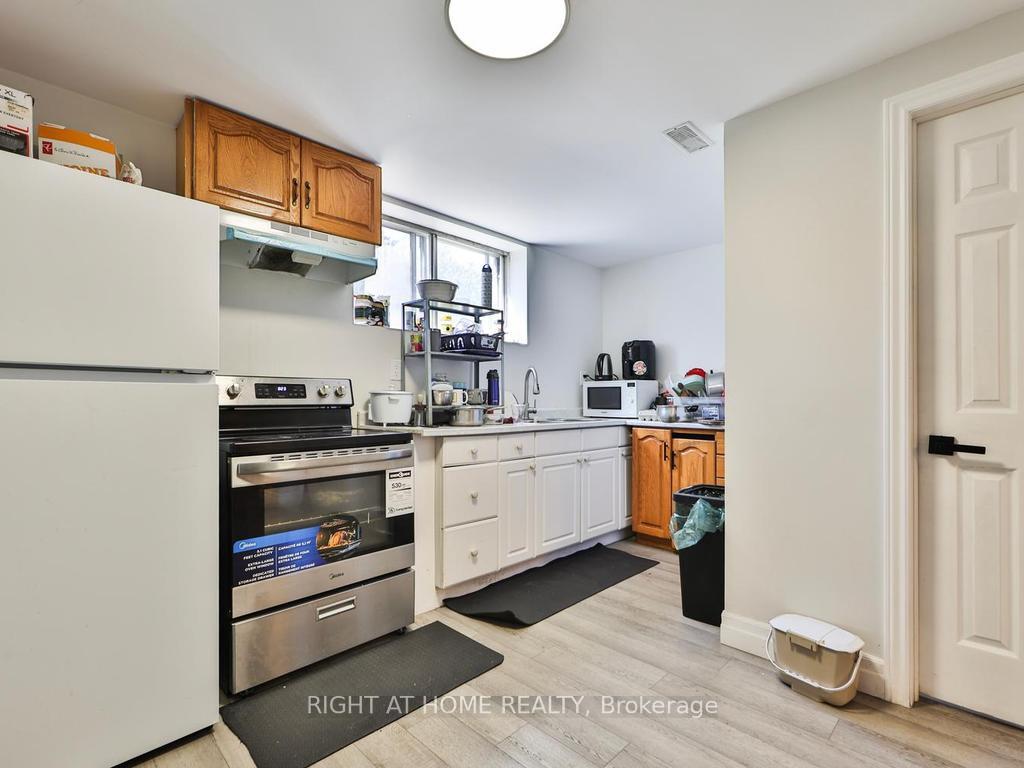 Photo 29 of 3174 Weston Road, North York, Humbermede — HOMEH