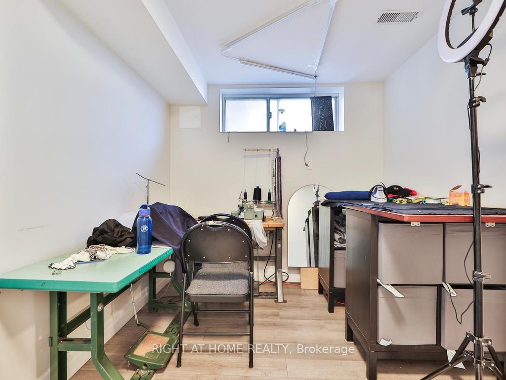 Photo 33 of 3174 Weston Road, North York, Humbermede — HOMEH