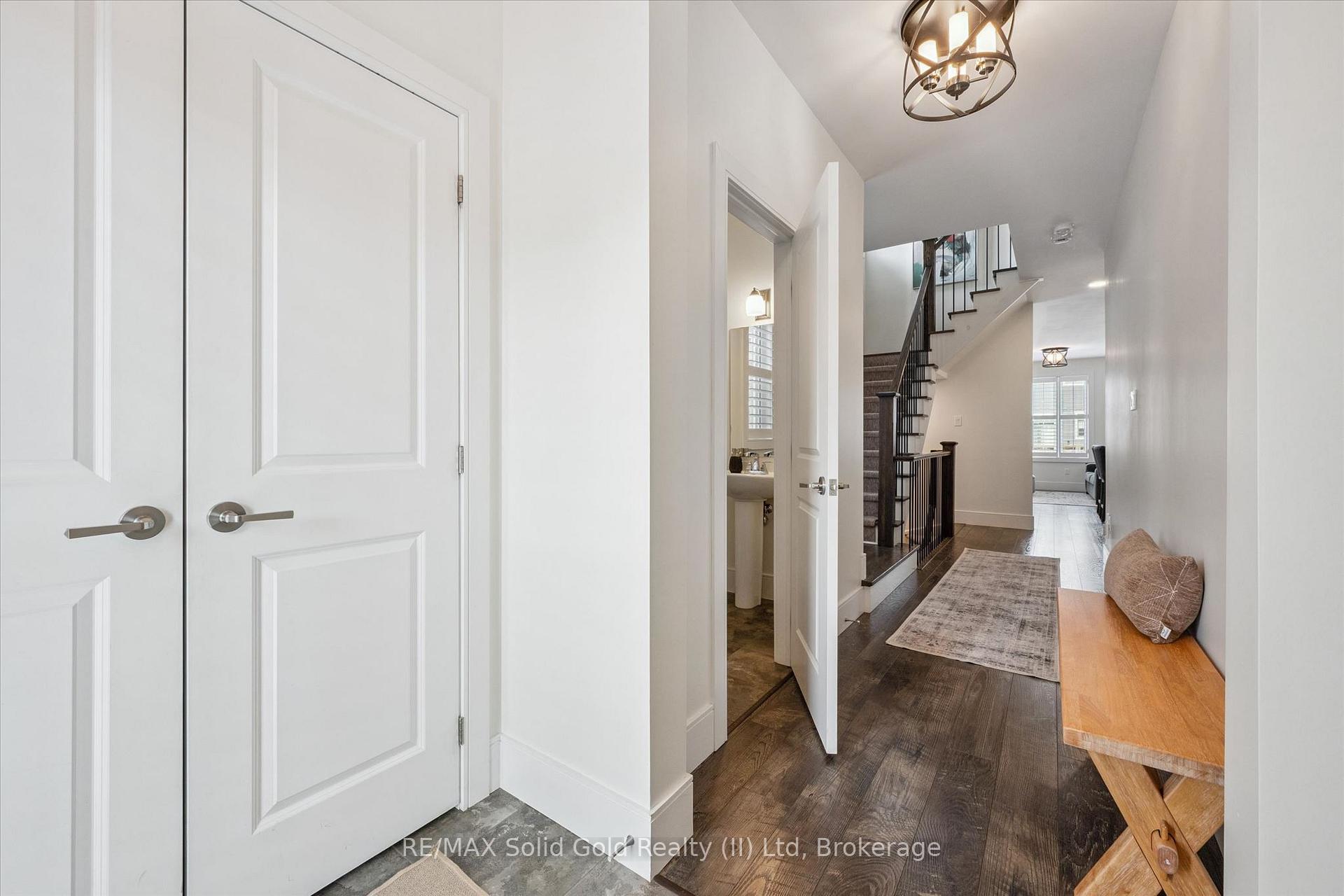 Photo 5 of 153 Yellow Birch Crescent, Blue Mountains — HOMEH
