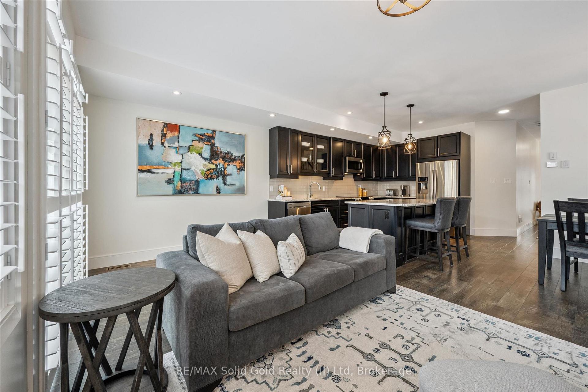 Photo 9 of 153 Yellow Birch Crescent, Blue Mountains — HOMEH
