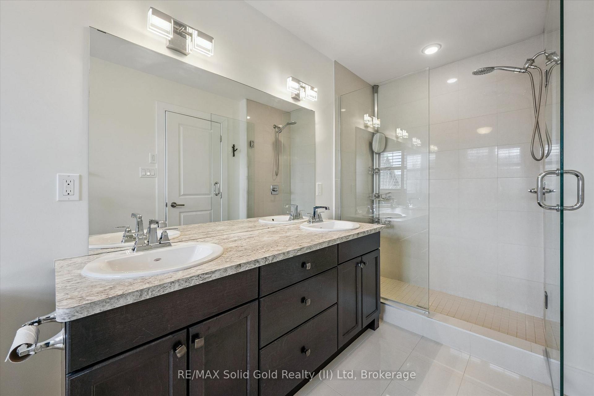 Photo 21 of 153 Yellow Birch Crescent, Blue Mountains — HOMEH
