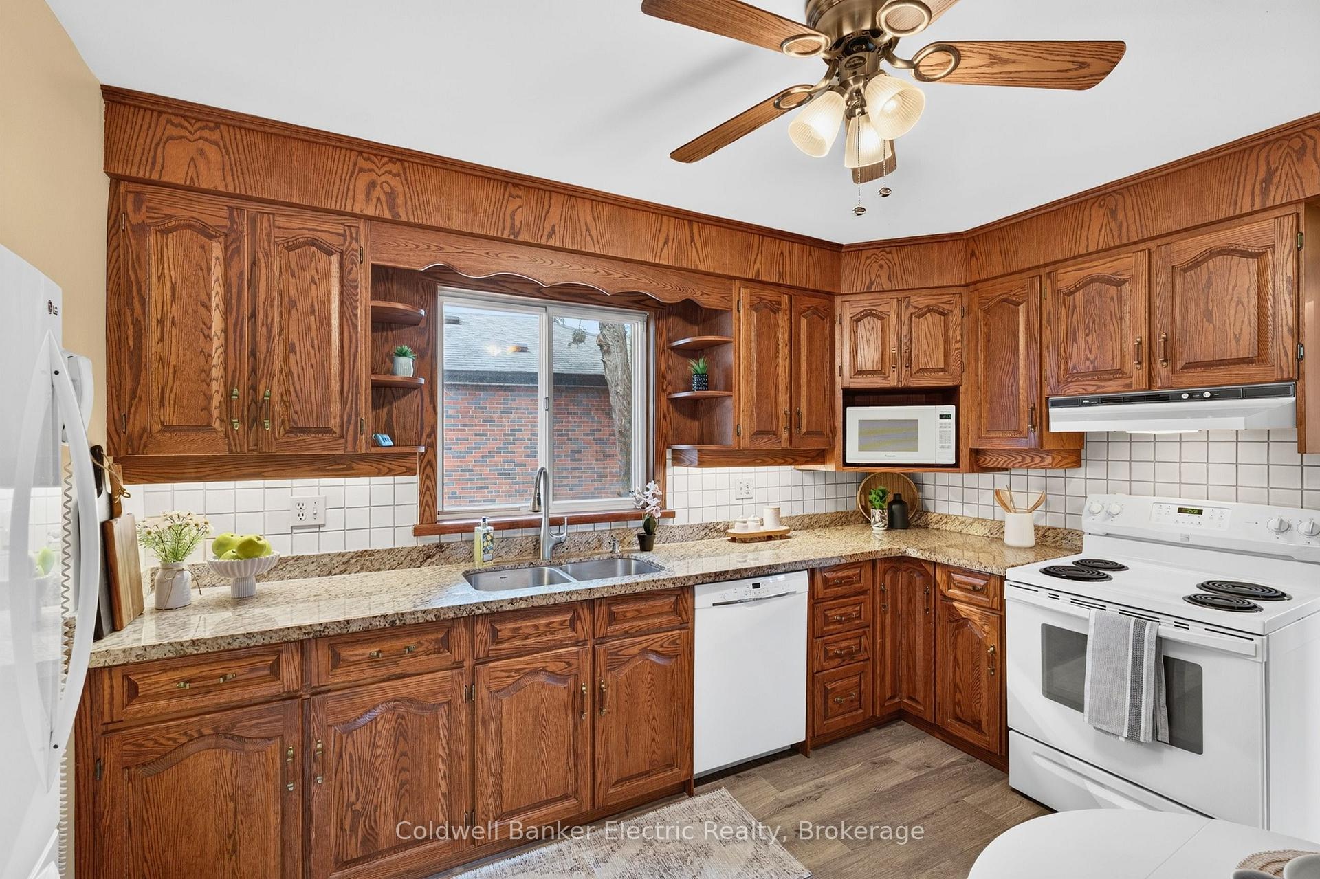 Photo 10 of 40 Wortham Drive, Scarborough, Woburn — HOMEH