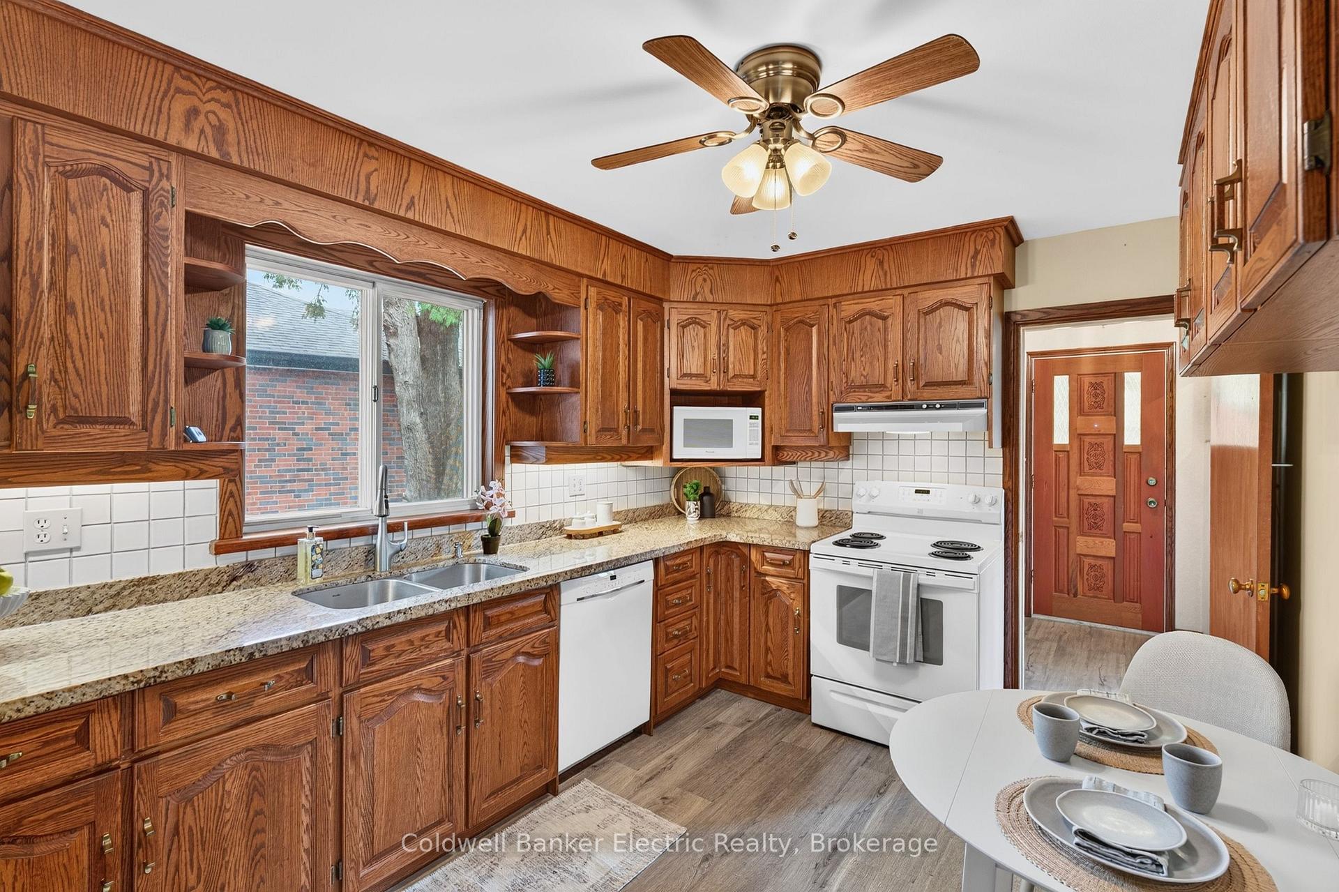 Photo 11 of 40 Wortham Drive, Scarborough, Woburn — HOMEH