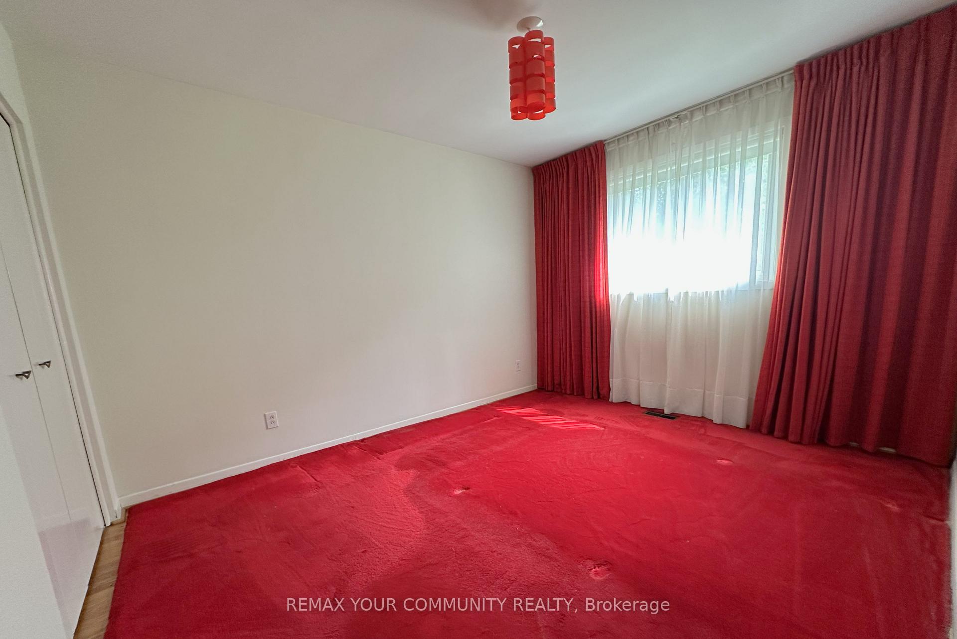 Photo 12 of 15 Resolution Crescent, North York, Hillcrest Village — HOMEH