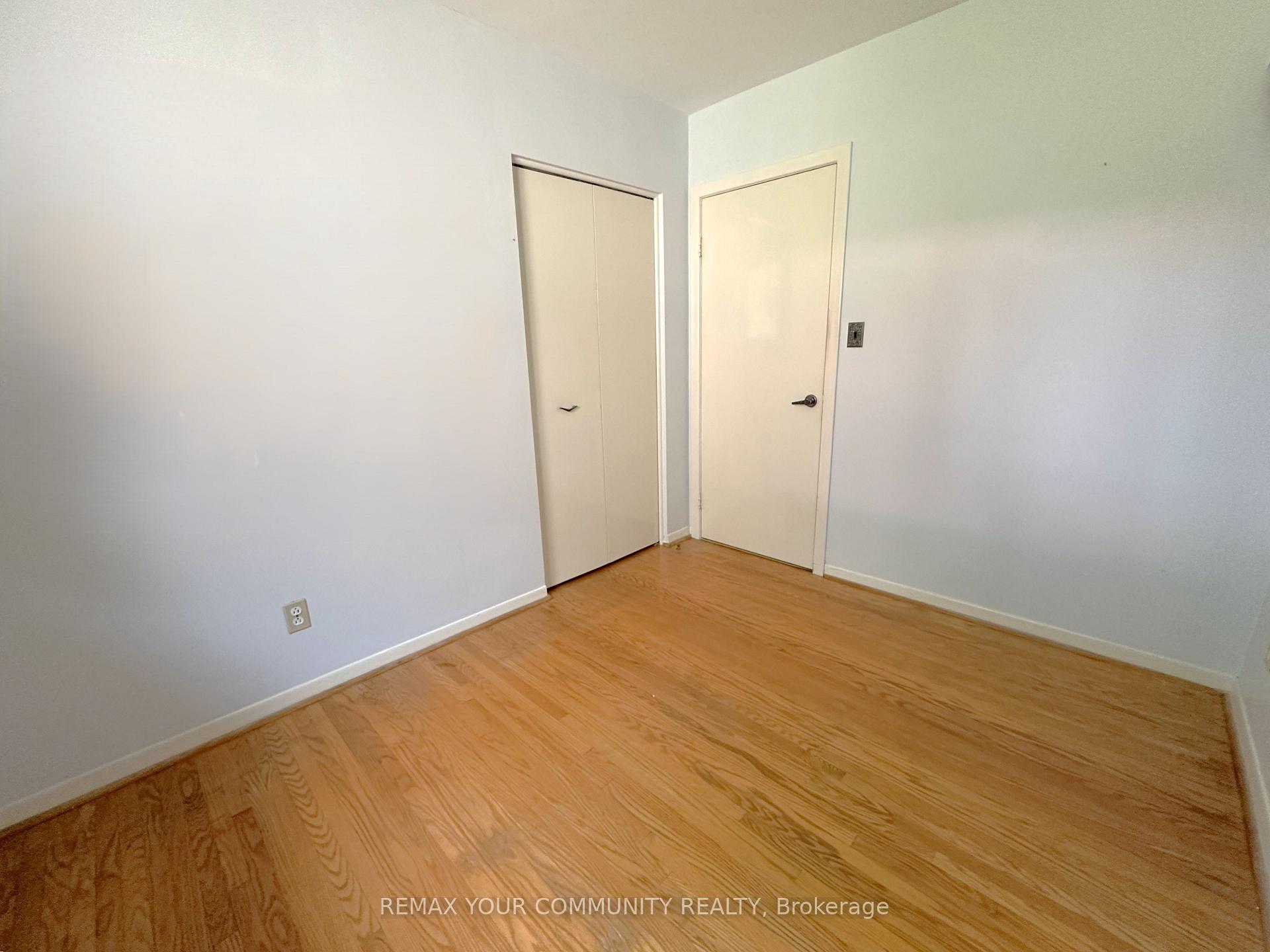 Photo 18 of 15 Resolution Crescent, North York, Hillcrest Village — HOMEH