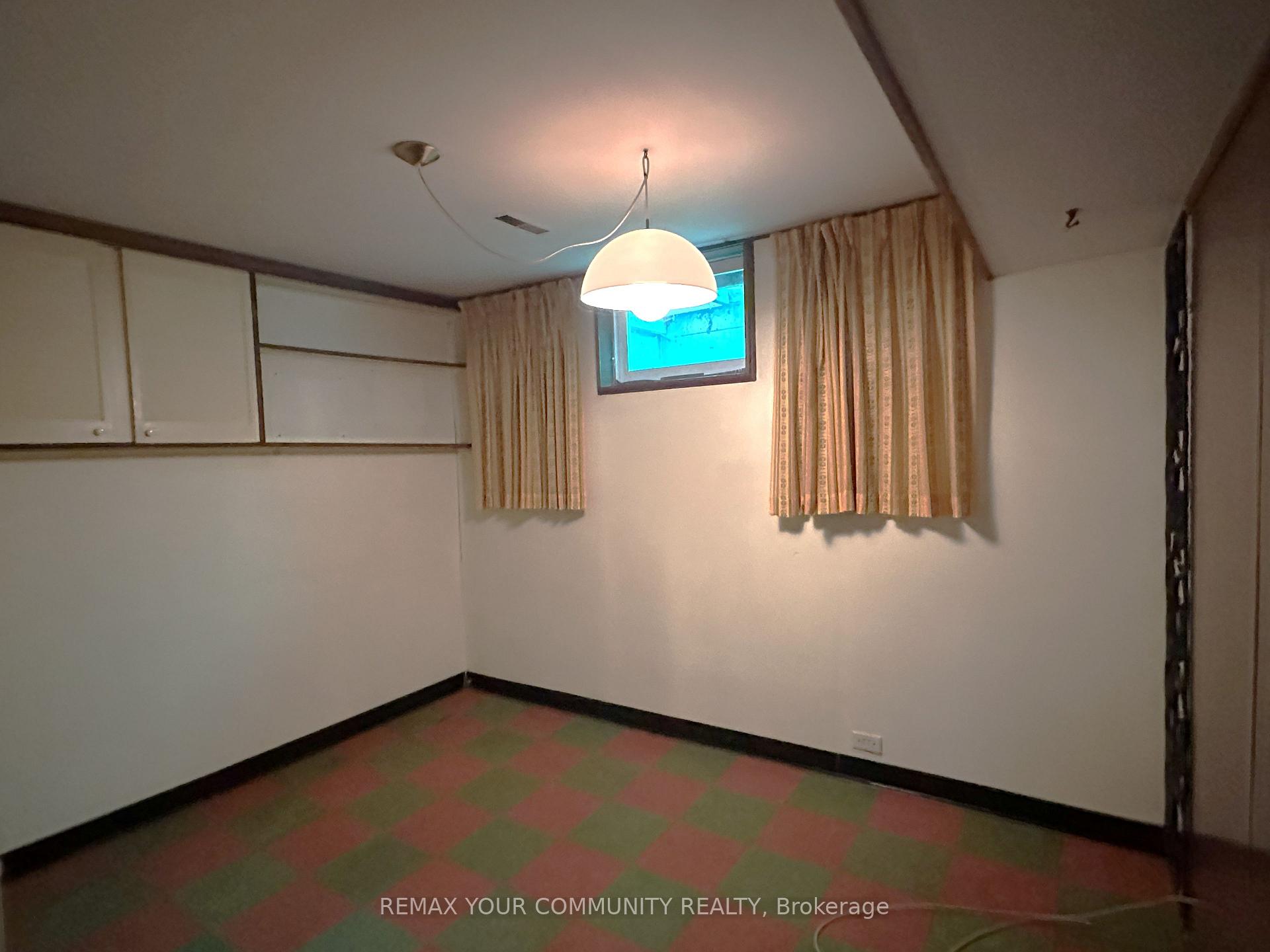 Photo 23 of 15 Resolution Crescent, North York, Hillcrest Village — HOMEH
