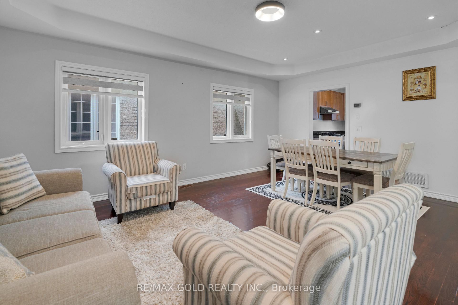 Photo 11 of 39 Darren Road, Brampton, Vales of Castlemore North — HOMEH