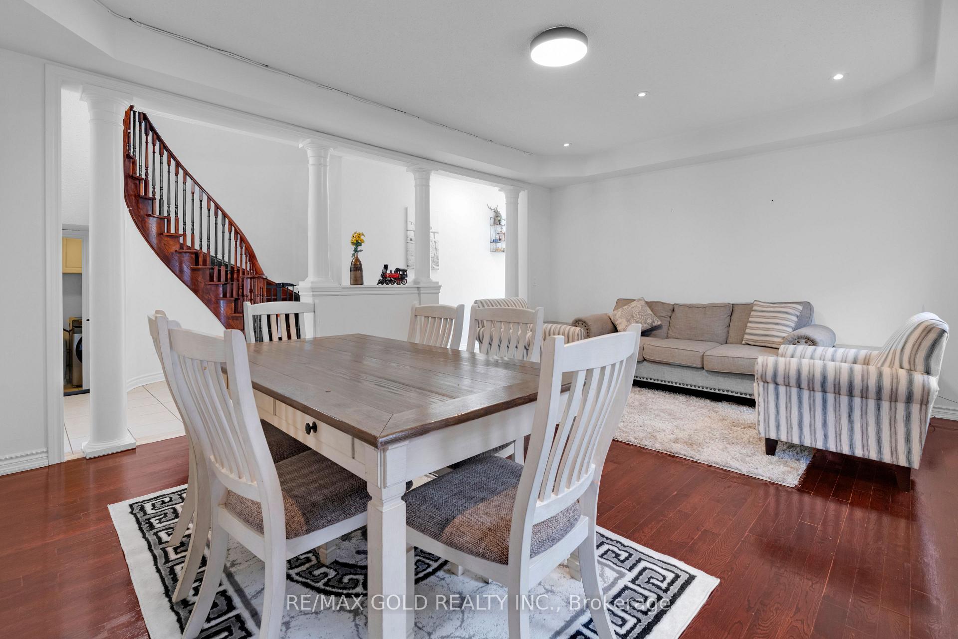 Photo 12 of 39 Darren Road, Brampton, Vales of Castlemore North — HOMEH