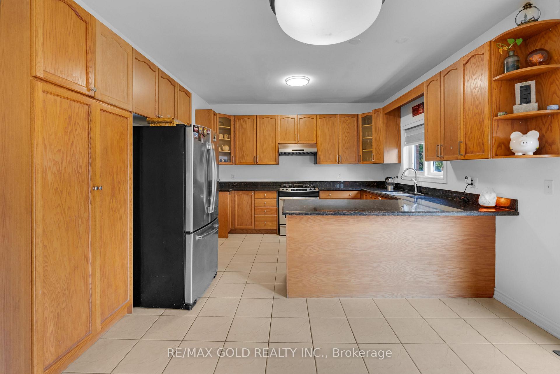 Photo 15 of 39 Darren Road, Brampton, Vales of Castlemore North — HOMEH