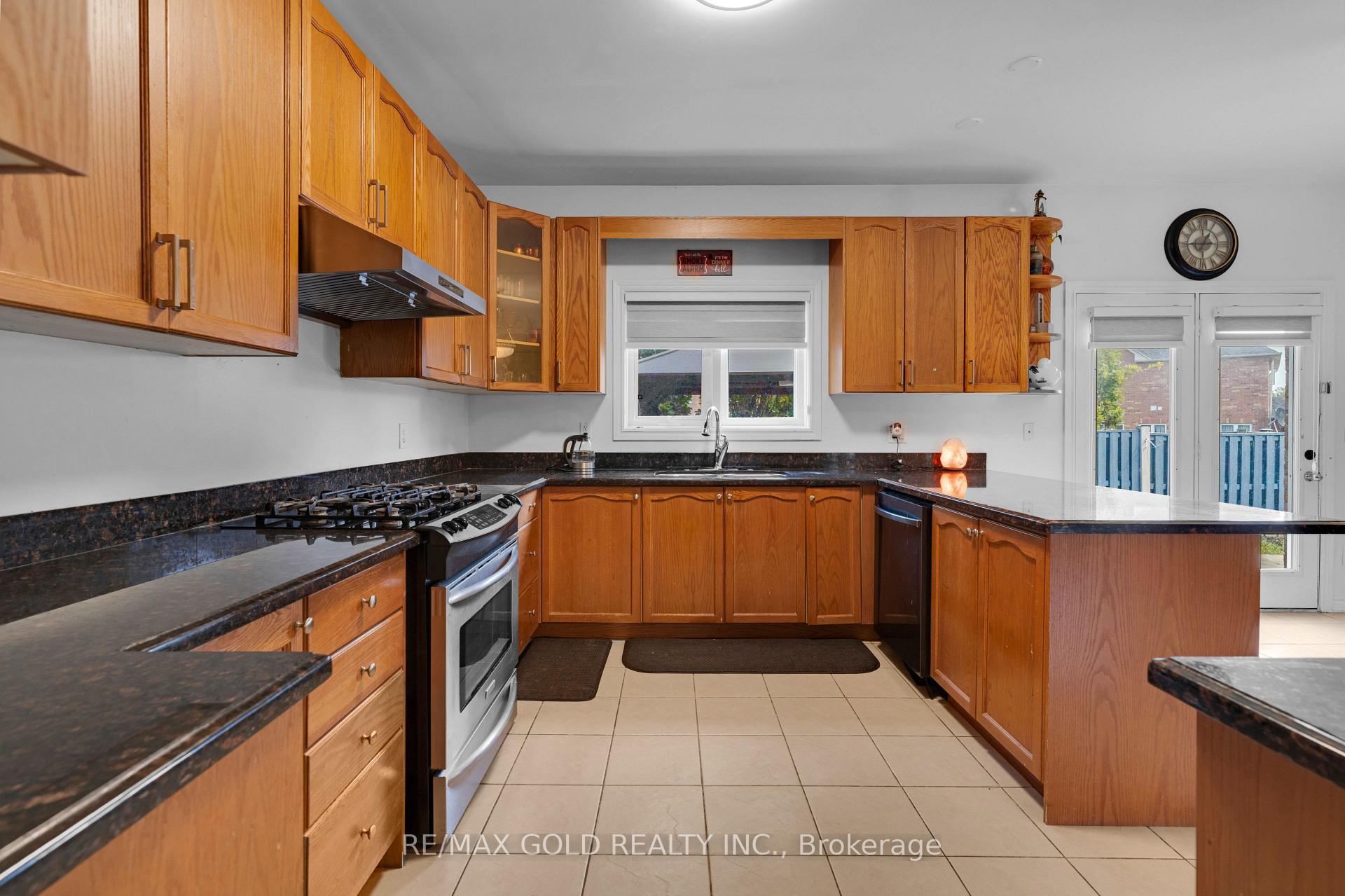 Photo 16 of 39 Darren Road, Brampton, Vales of Castlemore North — HOMEH