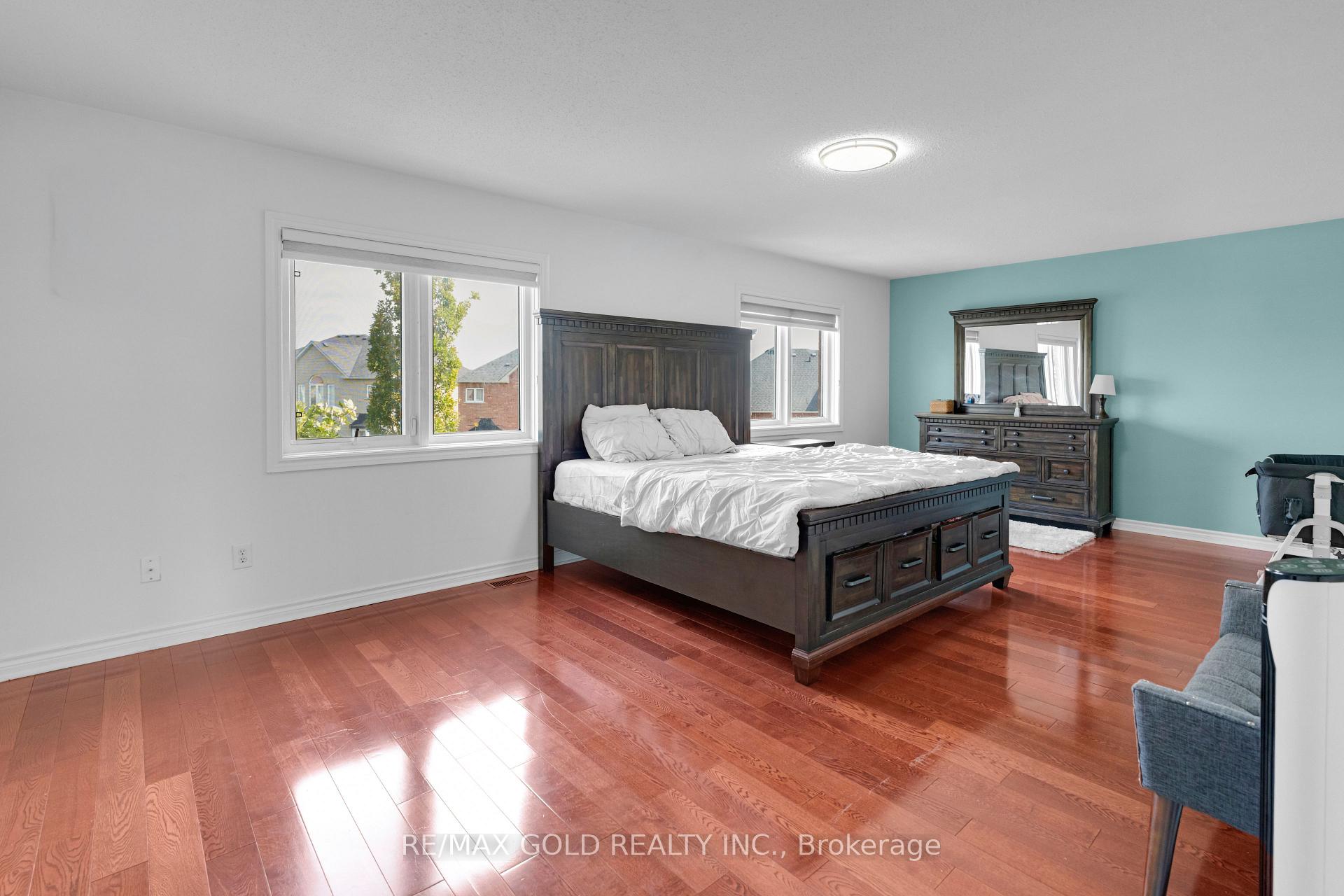 Photo 24 of 39 Darren Road, Brampton, Vales of Castlemore North — HOMEH