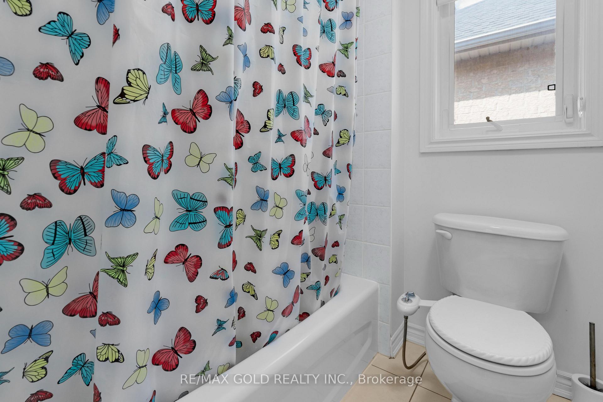 Photo 34 of 39 Darren Road, Brampton, Vales of Castlemore North — HOMEH