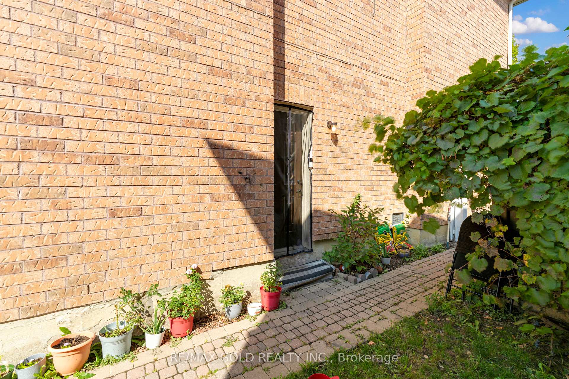 Photo 40 of 39 Darren Road, Brampton, Vales of Castlemore North — HOMEH