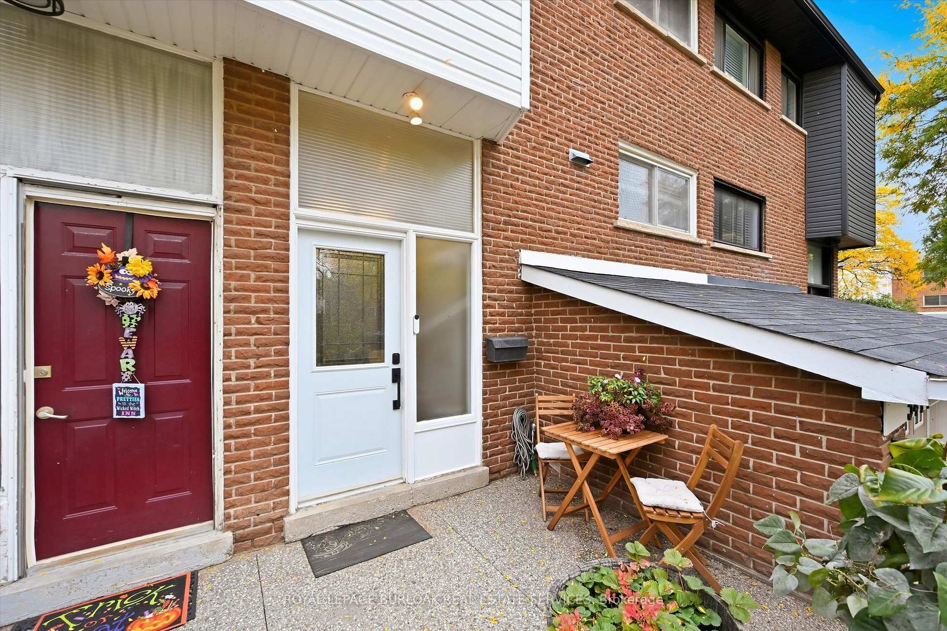 Photo 2 of 5474 Schueller Crescent, Burlington, Appleby — HOMEH