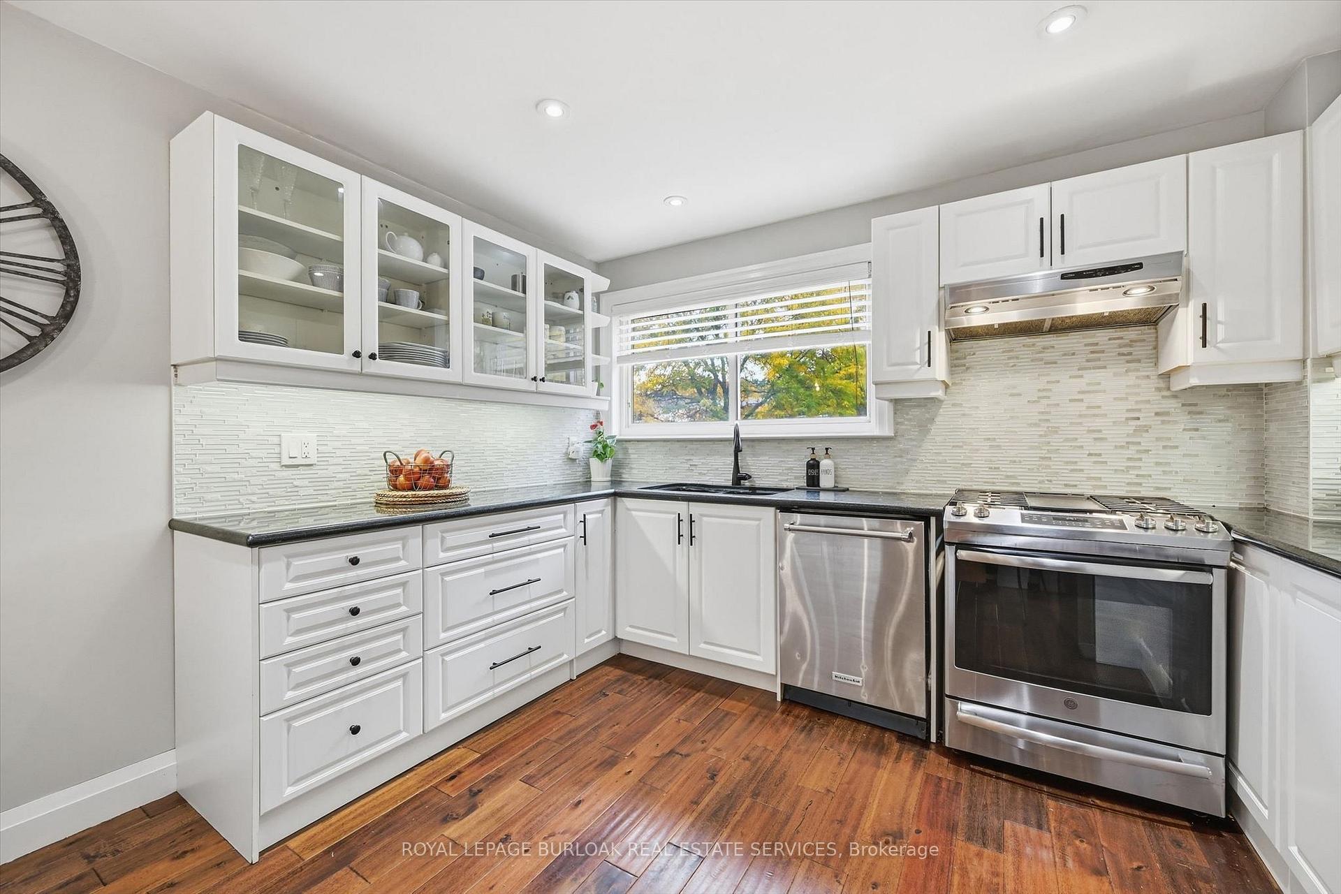 Photo 15 of 5474 Schueller Crescent, Burlington, Appleby — HOMEH