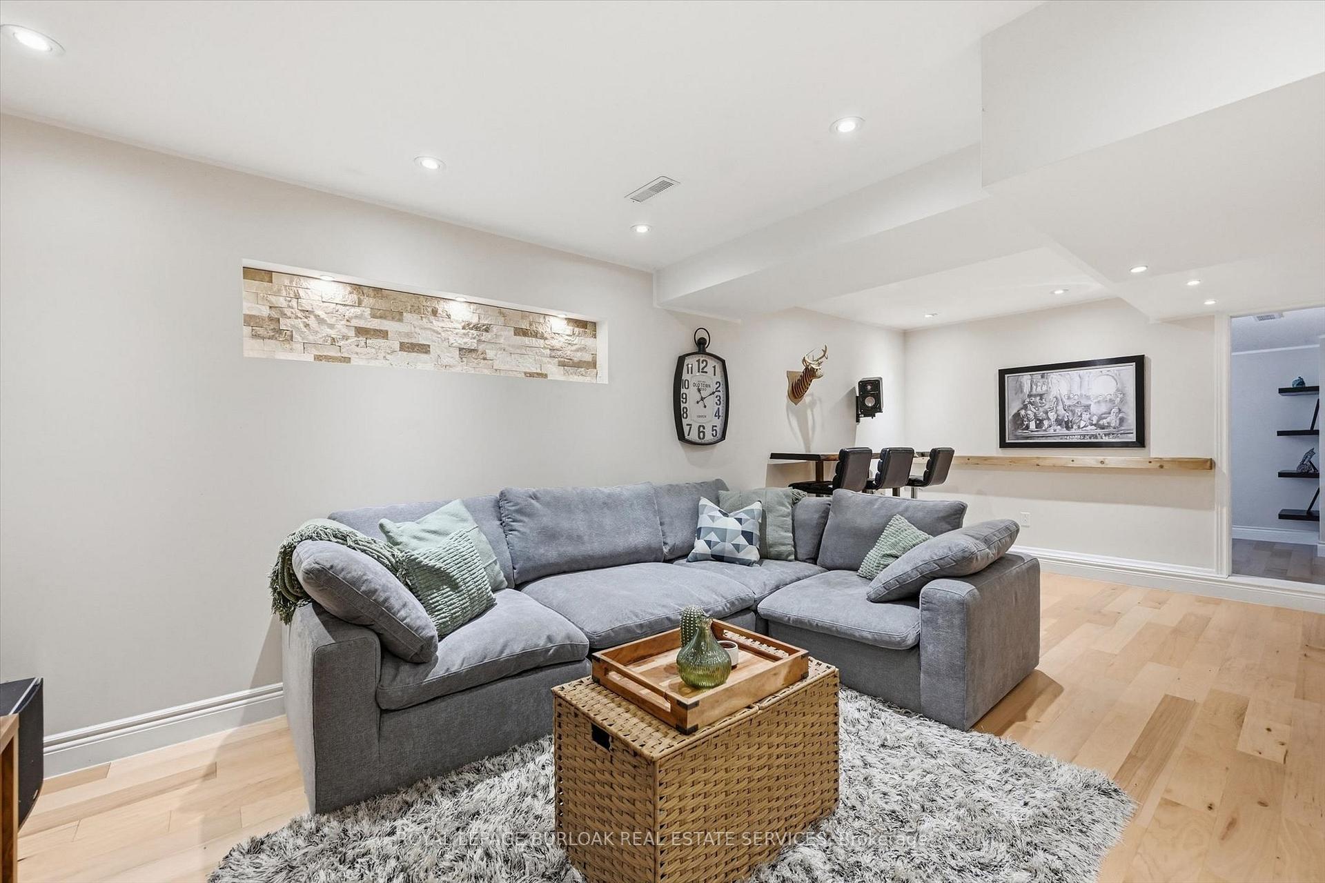Photo 36 of 5474 Schueller Crescent, Burlington, Appleby — HOMEH