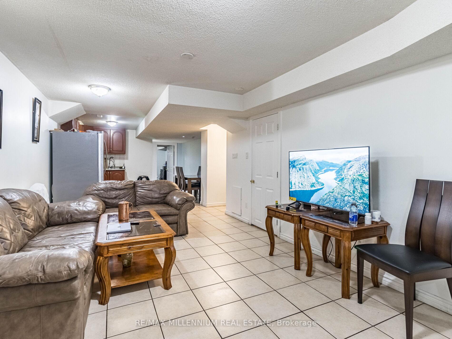 Photo 29 of 172 Pefferlaw Circle, Brampton, Bram West — HOMEH