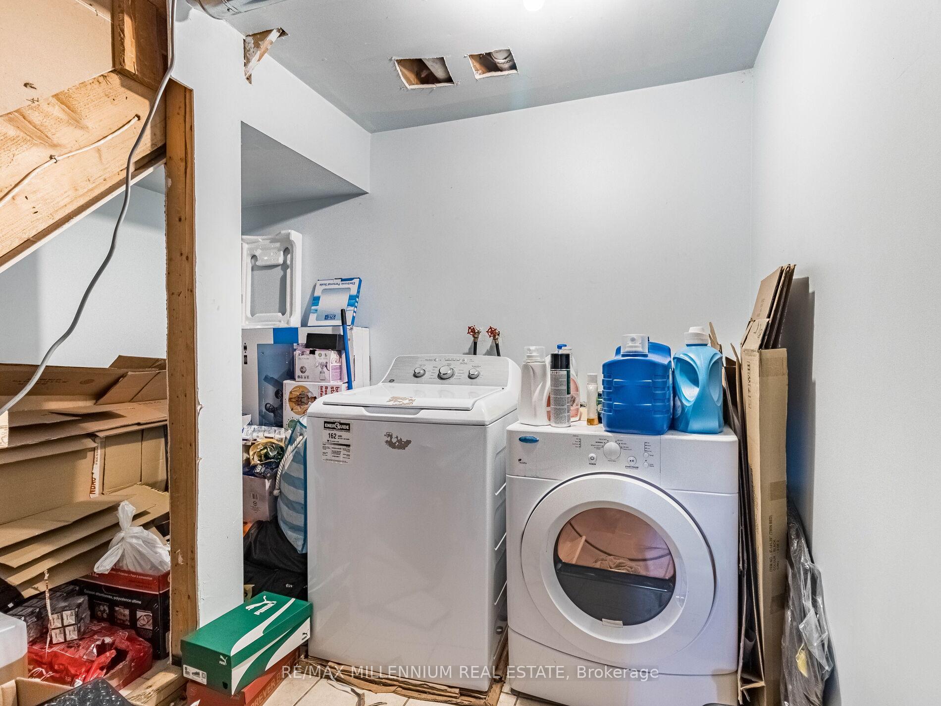 Photo 34 of 172 Pefferlaw Circle, Brampton, Bram West — HOMEH
