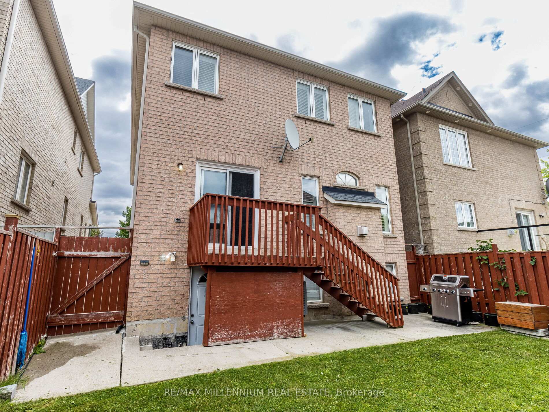 Photo 35 of 172 Pefferlaw Circle, Brampton, Bram West — HOMEH