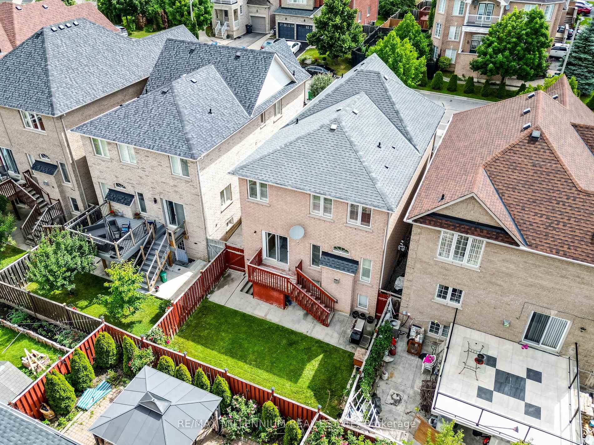 Photo 36 of 172 Pefferlaw Circle, Brampton, Bram West — HOMEH