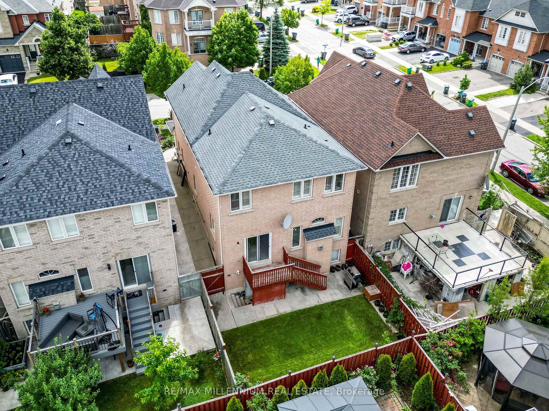 Photo 37 of 172 Pefferlaw Circle, Brampton, Bram West — HOMEH